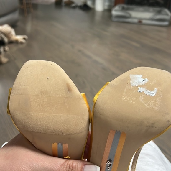 LEANA FLOWER STRAP HEEL size 5.5 sunflower satin sold out in stores - Picture 3 of 10